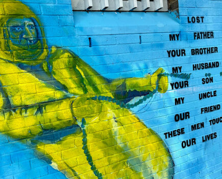 Mural tribute to trawler tragedy in Hull