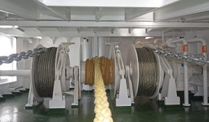 Anchor and mooring winches are housed in a dedicated compartment on the foredeck.