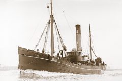 Gaul, owned by Hellyer’s, was one of several vessels that made good trips in August/September 1906 from the White Sea grounds off northern Norway/Russia, which were being opened up at the time.
