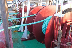 Eighty fathoms of 42mm-diameter four-strand combination warp are worked from split sweepline winches aft on the shelterdeck.