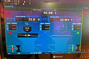 The main display from the Scanmar twin-rig trawl-monitoring system, showing door-to-door and clump-to-door spreads and net symmetry.
