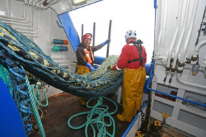 Shooting away the starboard codend…