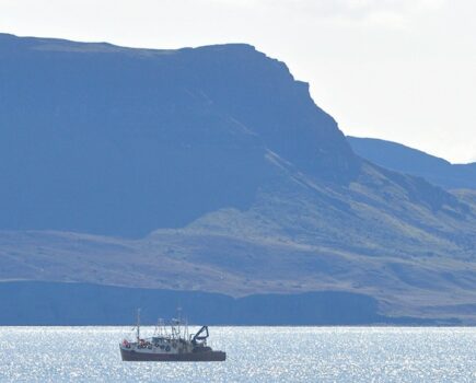 Greens push for ban on all fishing in MPAs