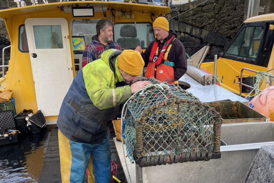 Underwater camera helps creel fishermen develop and target fishing more effectively